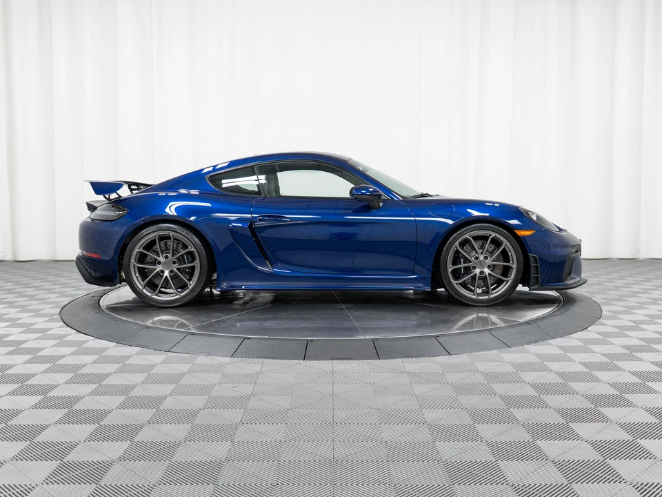 2021 Porsche 718 Cayman GT4 - Image 8 of 31