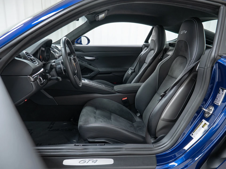 2021 Porsche 718 Cayman GT4 - Image 19 of 31