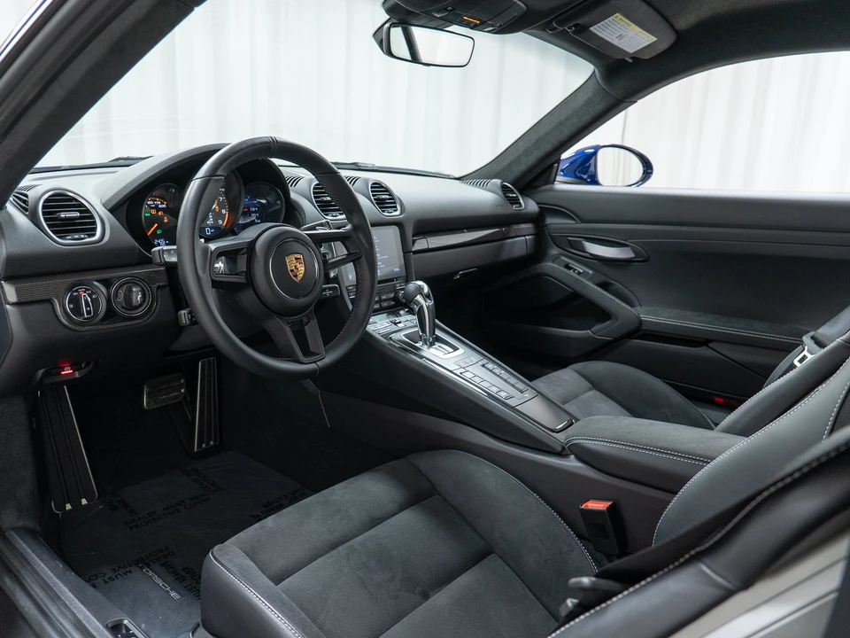 2021 Porsche 718 Cayman GT4 - Image 18 of 31