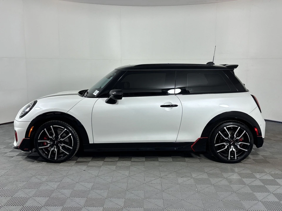 2025 Mini Mini 4th Gen - Image 2 of 31