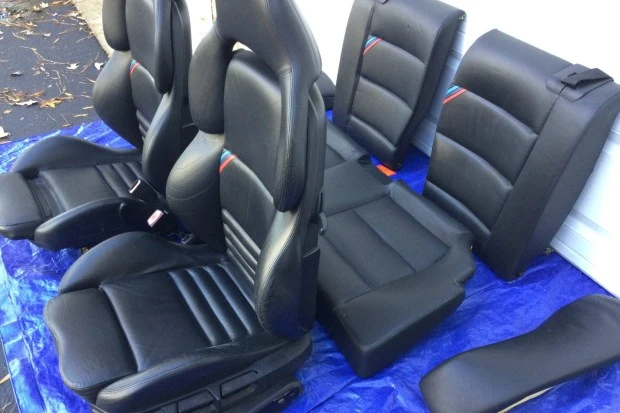 Parts & Memorabilia Seats & Interior - Image 2 of 4