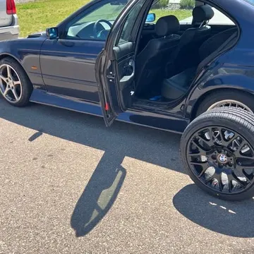 2000 BMW 528i