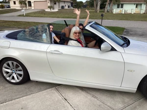 2011 BMW E93 3 Series Convertible - Image 2 of 3