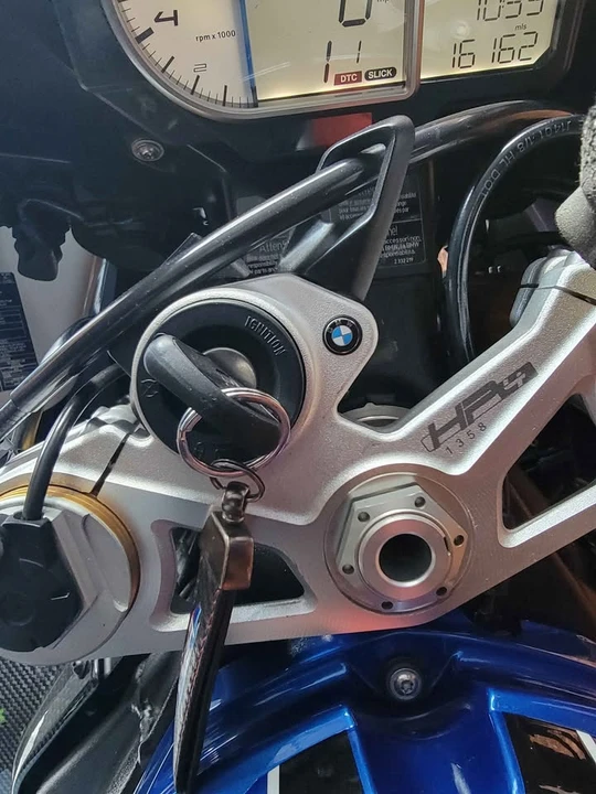 2014 BMW S1000 - Image 2 of 9
