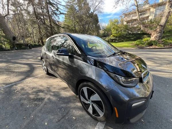 BMW i3 - Image 8 of 12