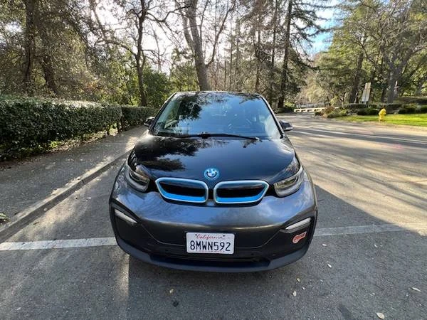 BMW i3 - Image 9 of 12