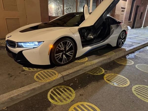2015 BMW i8 - Image 3 of 8