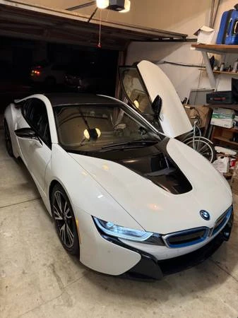 2015 BMW i8 - Image 2 of 8