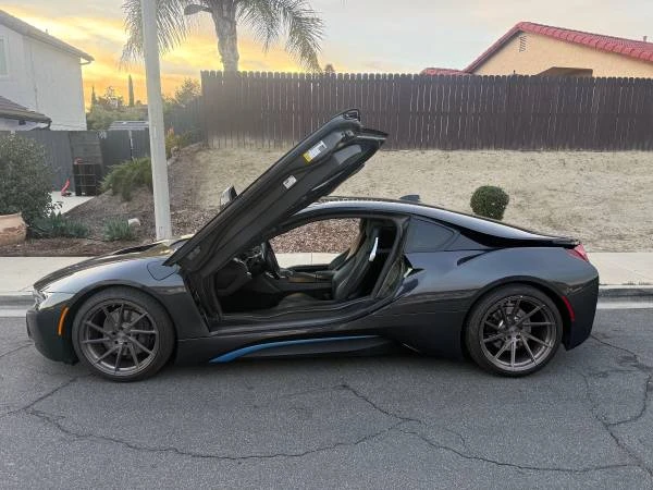 2015 BMW i8 - Image 4 of 19