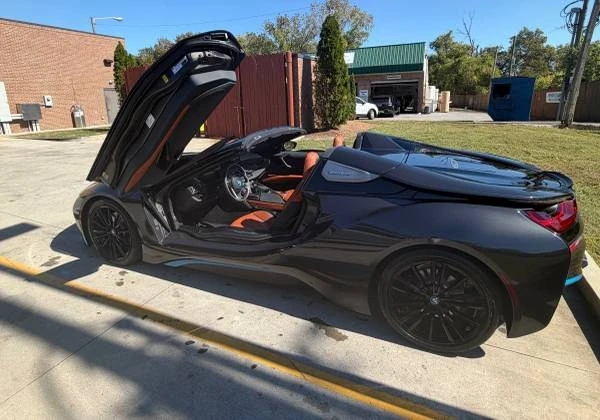 2019 BMW i8 - Image 7 of 8