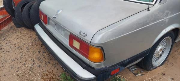 BMW E38 750i & 750iL Sedan - Image 2 of 5