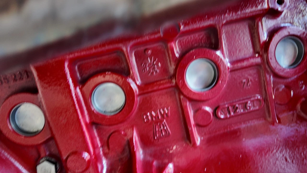 Parts & Memorabilia Engines - Image 27 of 31