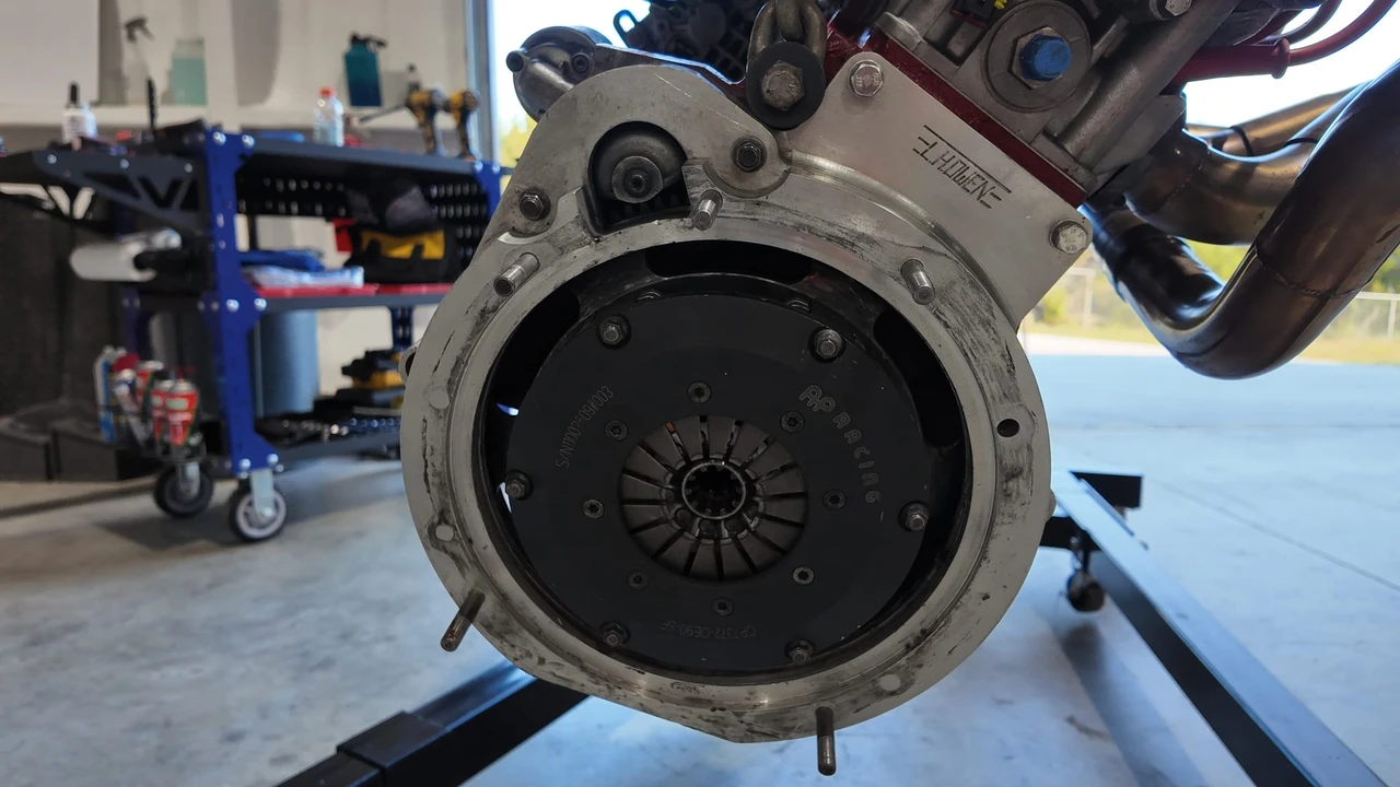 Parts & Memorabilia Engines - Image 17 of 31