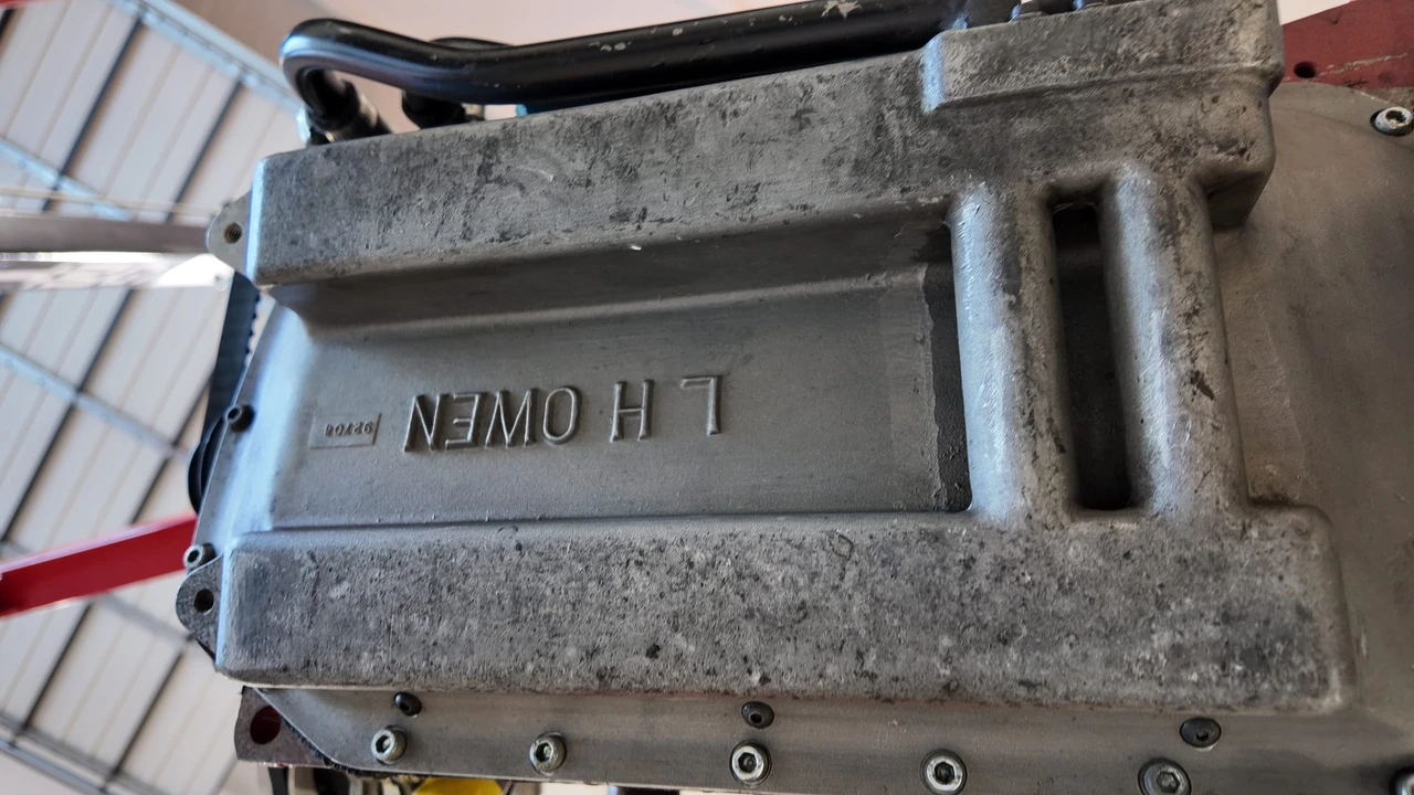 Parts & Memorabilia Engines - Image 23 of 31