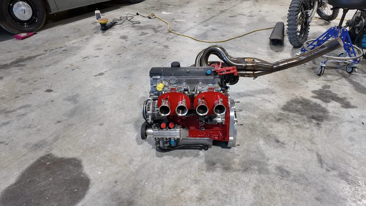 Parts & Memorabilia Engines - Image 2 of 31