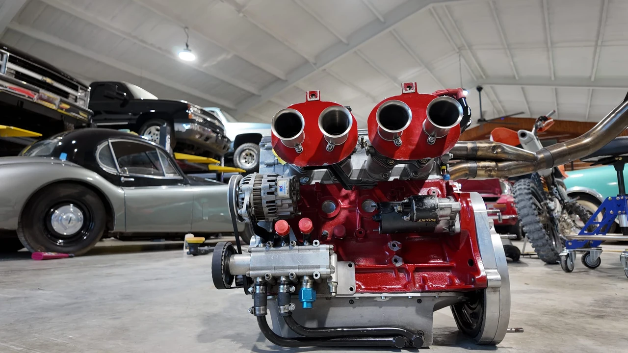 Parts & Memorabilia Engines - Image 9 of 31