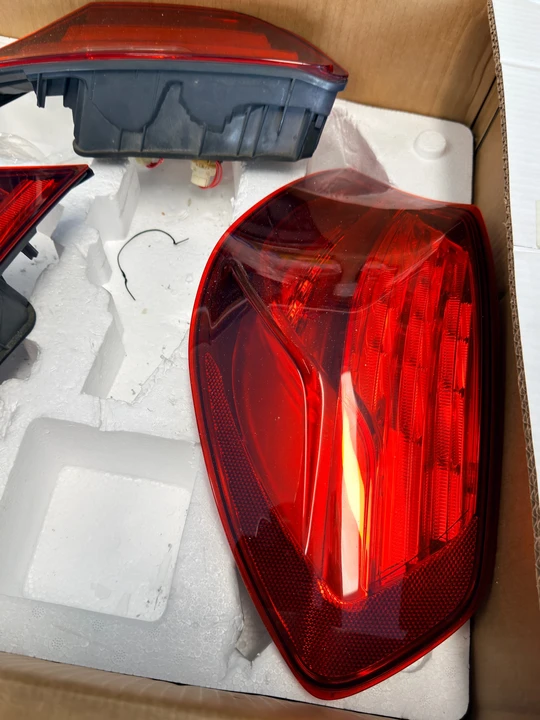2014 Parts & Memorabilia Bodywork - Image 2 of 7