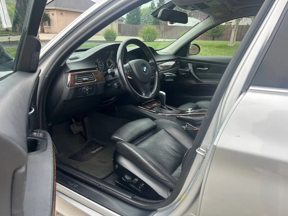 2006 BMW E46 330i & 330Ci - Image 3 of 4