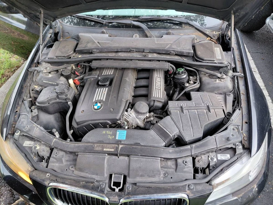 2011 BMW E90 3 Series Sedan - Image 3 of 3