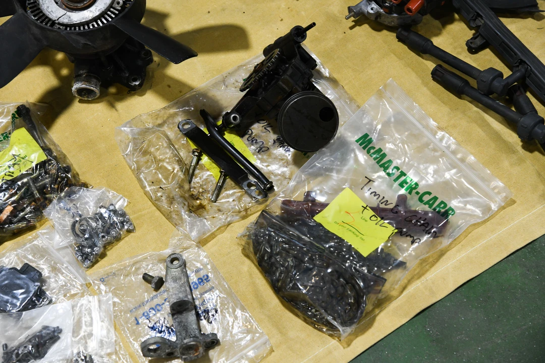 Parts & Memorabilia Engines - Image 14 of 31