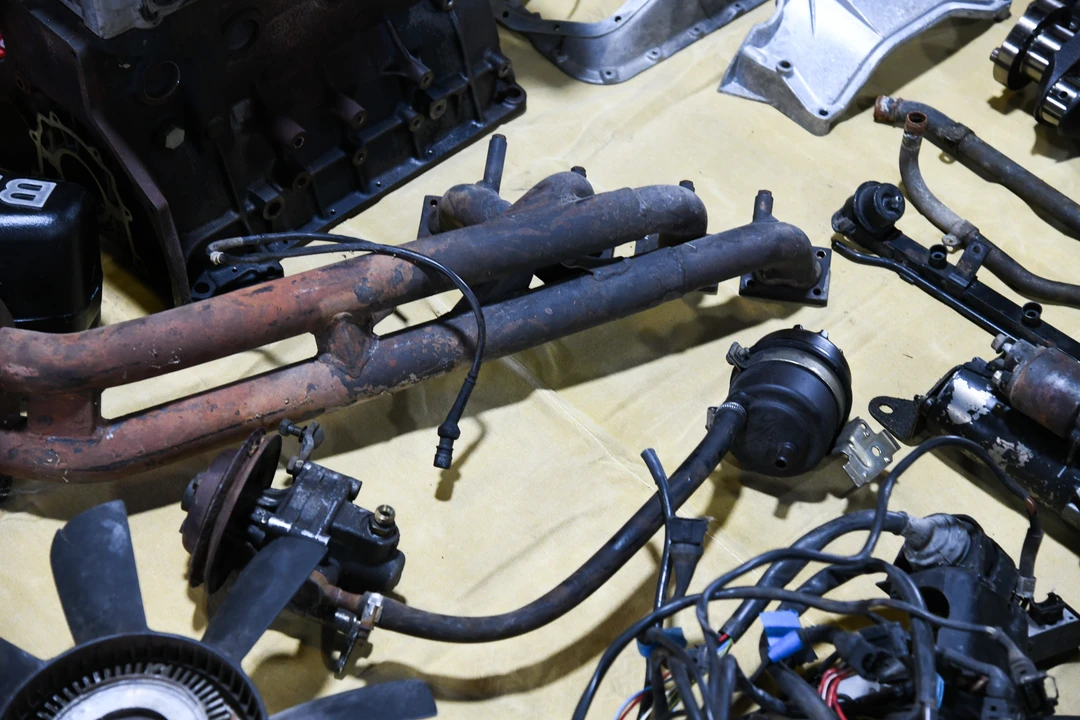 Parts & Memorabilia Engines - Image 17 of 31