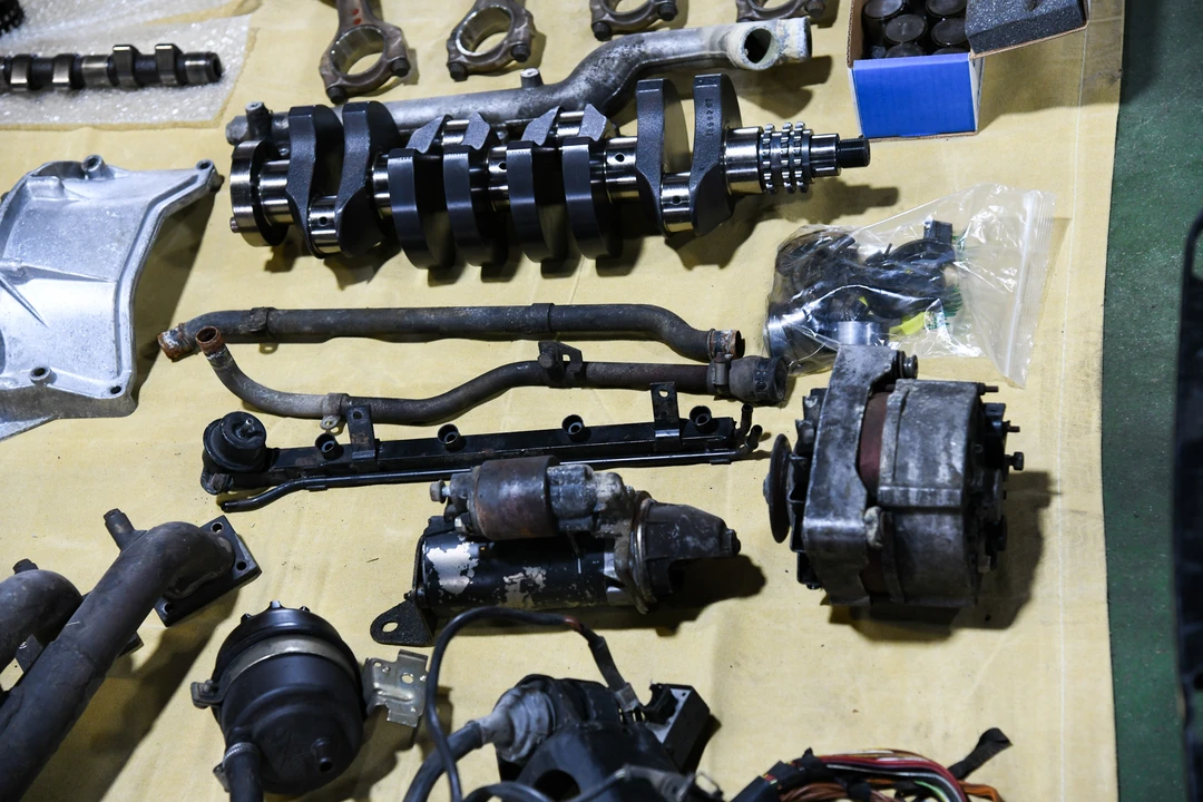 Parts & Memorabilia Engines - Image 18 of 31