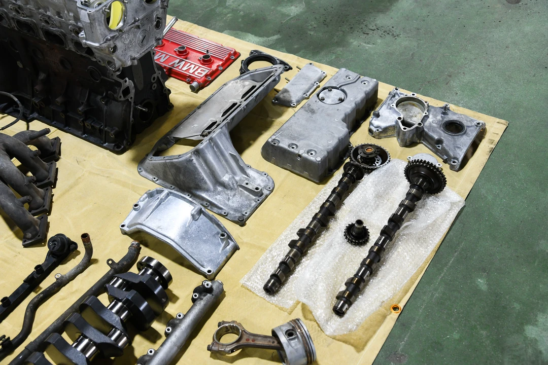 Parts & Memorabilia Engines - Image 23 of 31