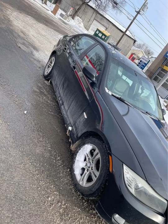 2011 BMW 3 Series - Image 2 of 4