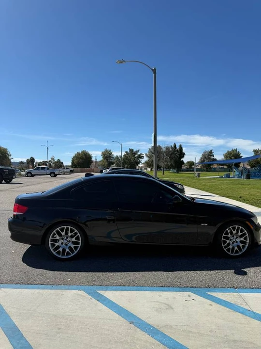 2010 BMW E90 3 Series Sedan - Image 2 of 5