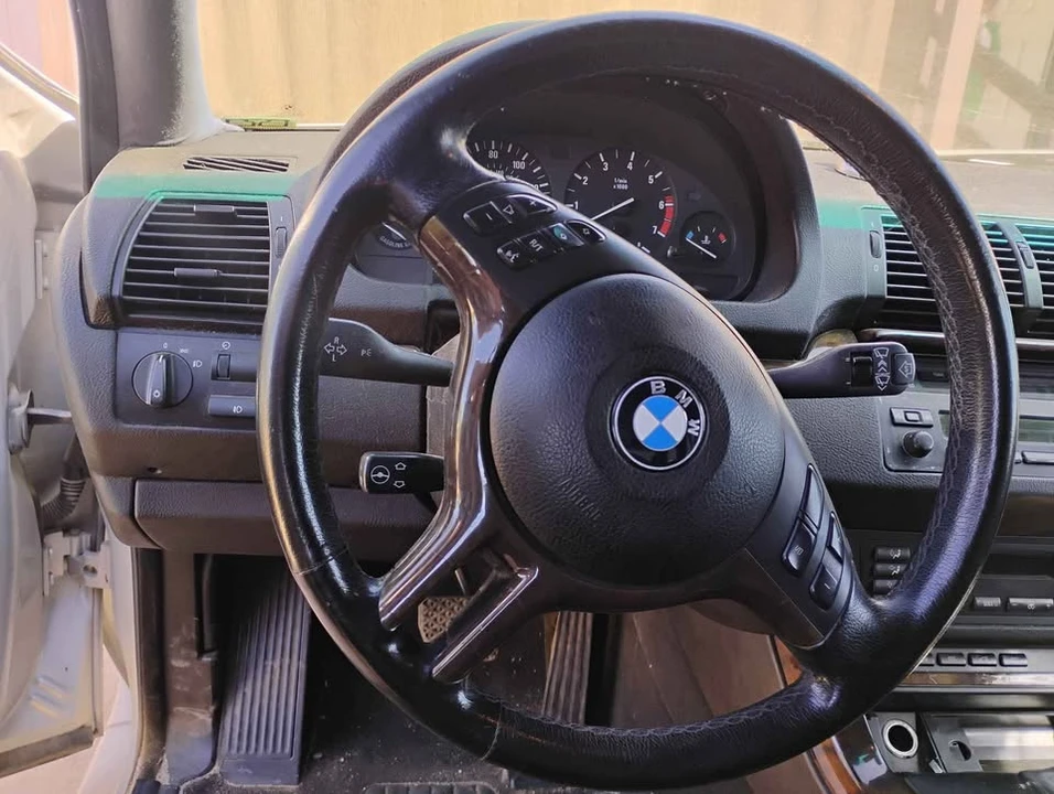 BMW X5 - Image 9 of 10
