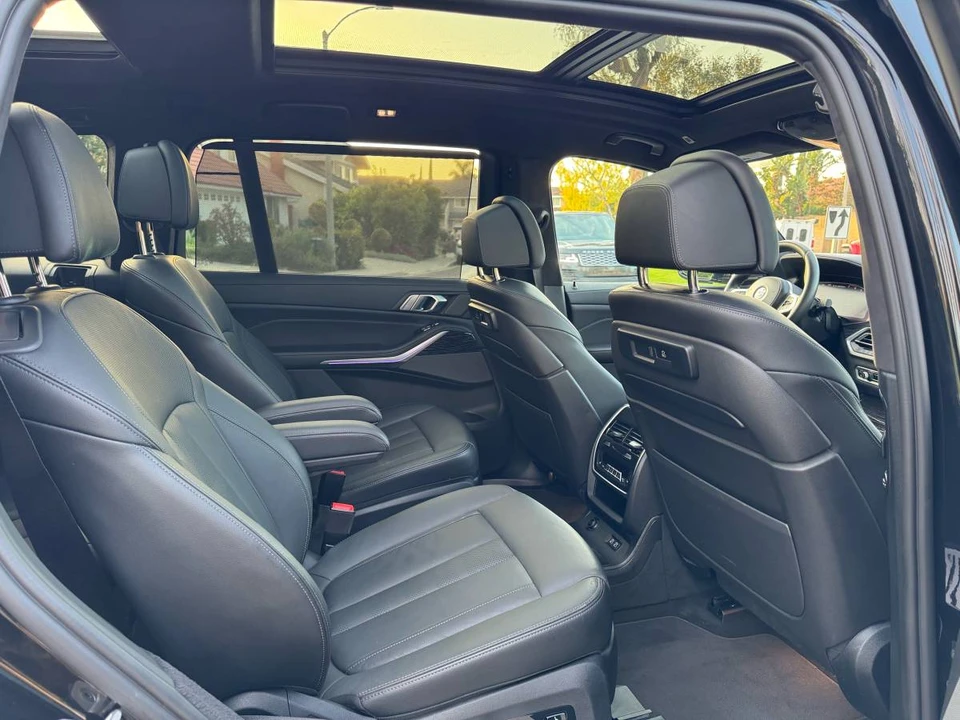 2022 BMW X7 - Image 14 of 21