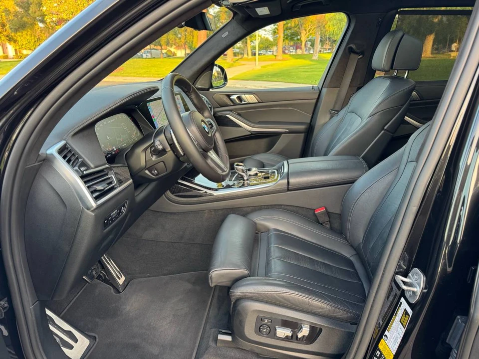2022 BMW X7 - Image 10 of 21