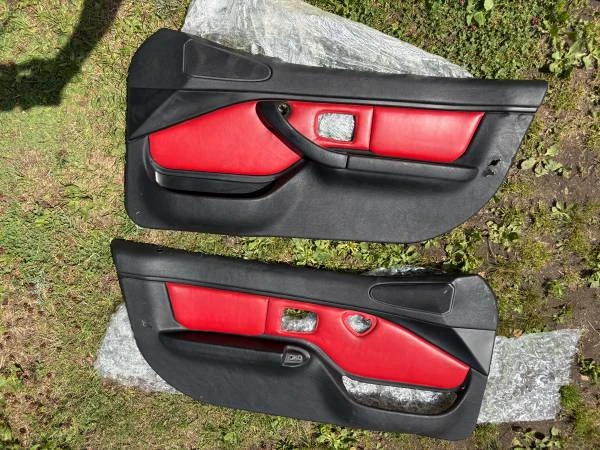 2001 Parts & Memorabilia Seats & Interior - Image 2 of 3
