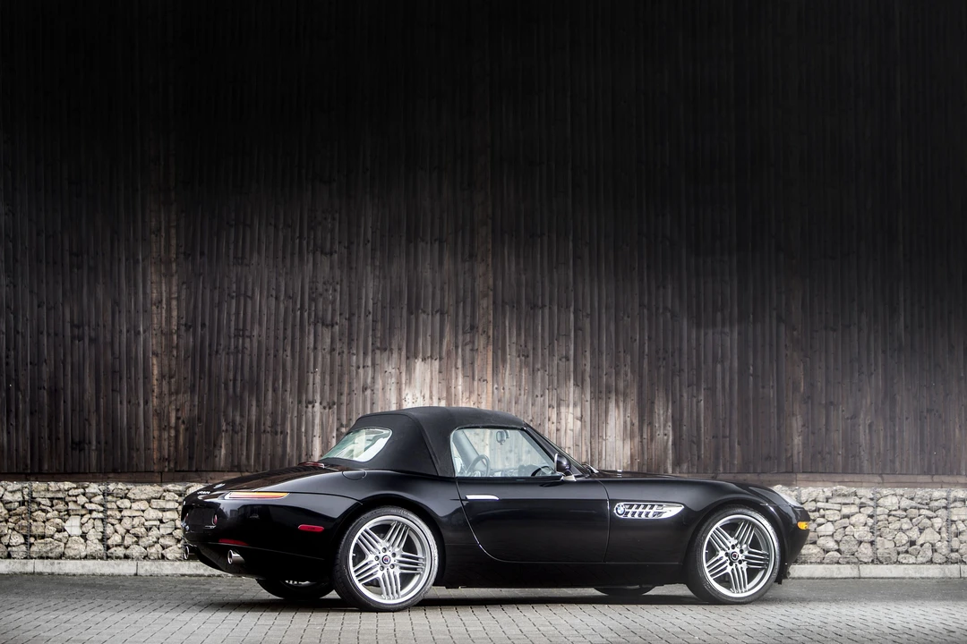 BMW Z8 - Image 2 of 31