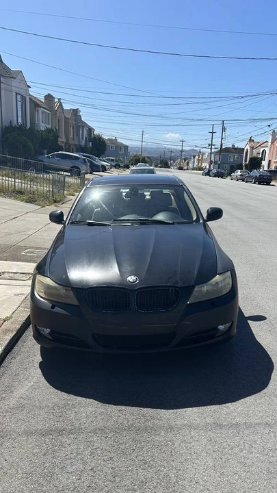 2011 BMW E90 3 Series Sedan - Image 4 of 9