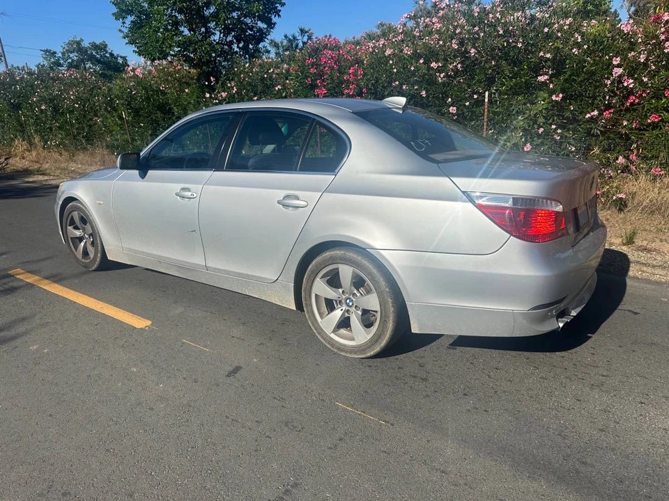 2004 BMW E60 5 Series Sedan - Image 3 of 4