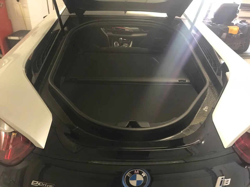 2016 BMW i8 - Image 8 of 15
