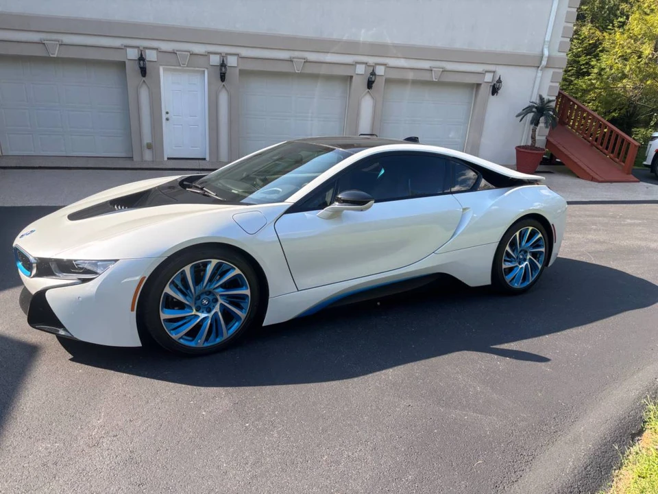 2016 BMW i8 - Image 3 of 15