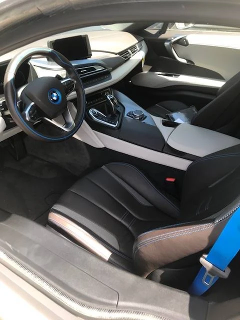 2016 BMW i8 - Image 14 of 15