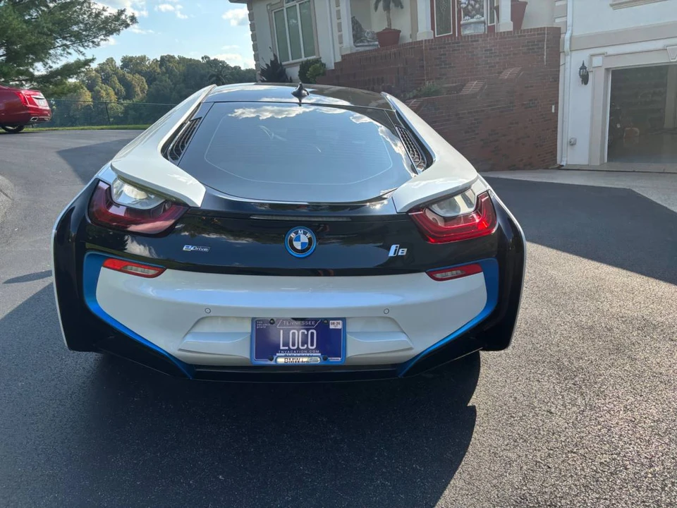 2016 BMW i8 - Image 7 of 15