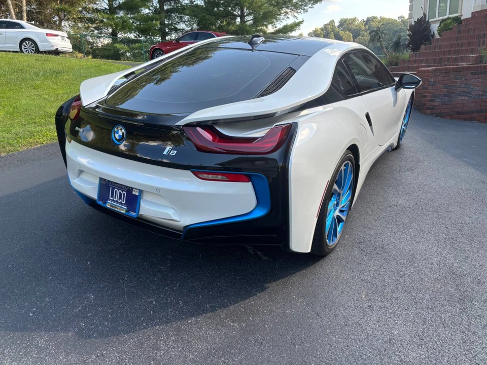 2016 BMW i8 - Image 6 of 15