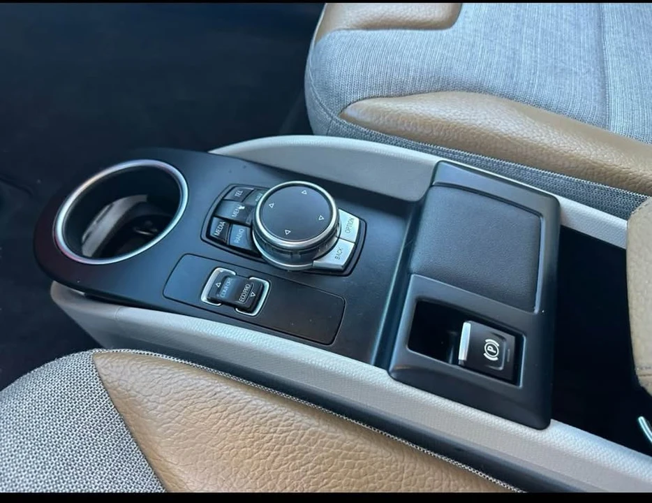 2016 BMW i3 - Image 7 of 8
