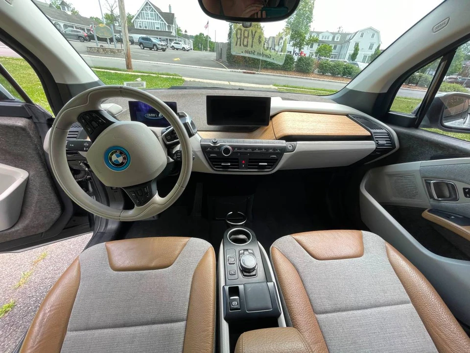 2014 BMW i3 - Image 3 of 10