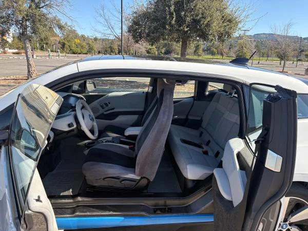 2017 BMW i3 - Image 9 of 14