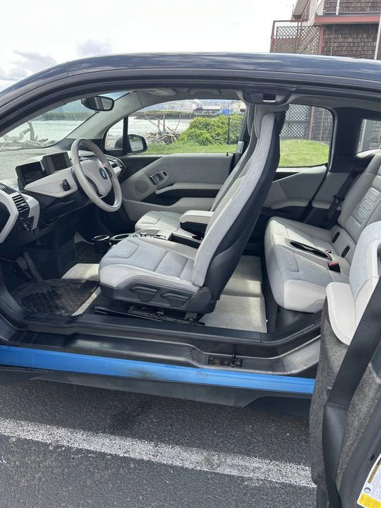 2015 BMW i3 - Image 10 of 11