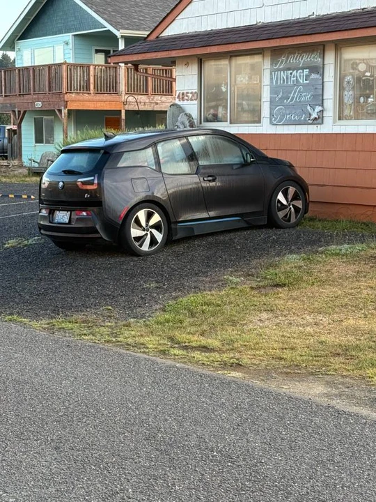2015 BMW i3 - Image 11 of 12