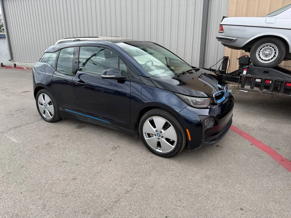 2014 BMW i3 - Image 23 of 24