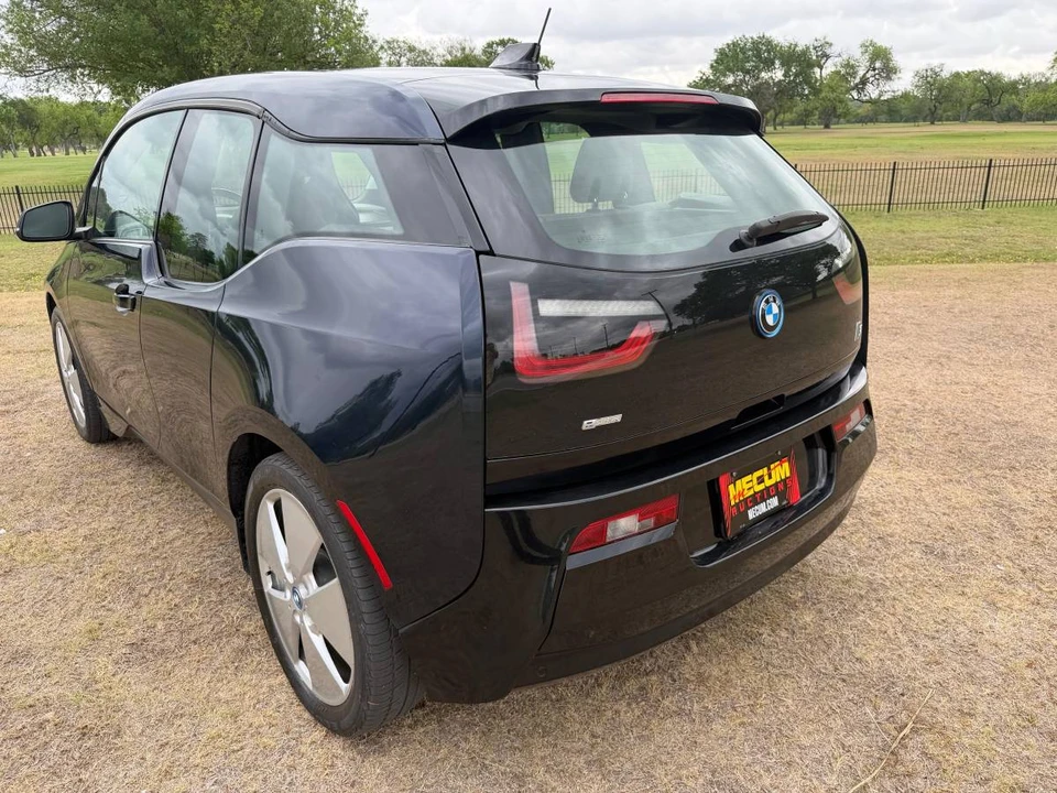 2014 BMW i3 - Image 19 of 24