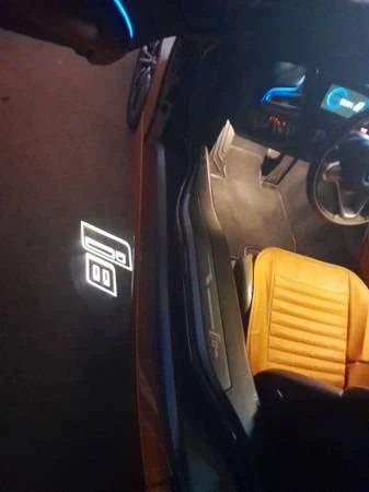 2019 BMW i8 - Image 13 of 15