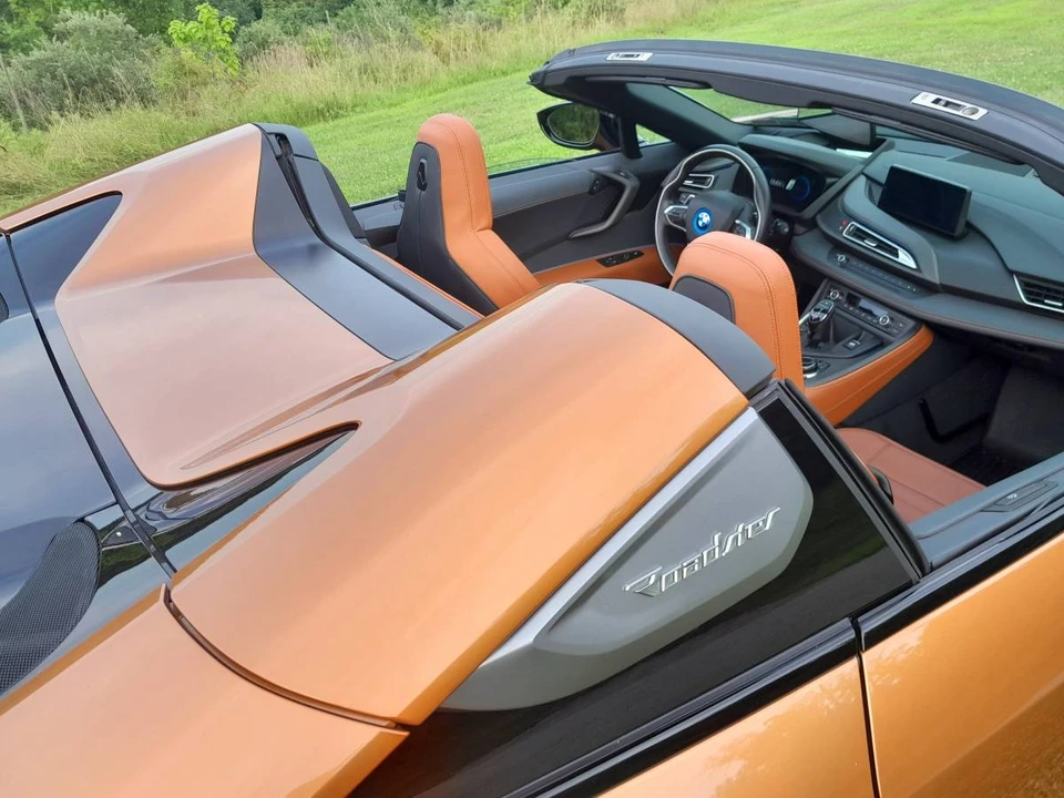 2019 BMW i8 - Image 7 of 21